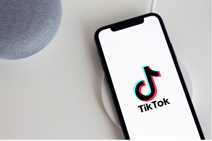 celular-tiktok-app